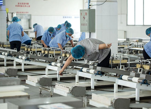 用技術(shù)贏得市場(chǎng)、以服務(wù)贏得客戶(hù)、用誠(chéng)信贏得口碑